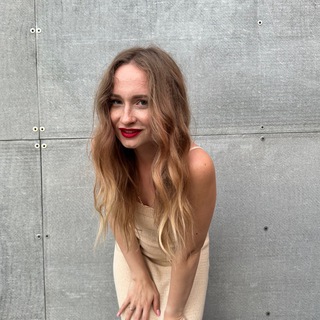 Логотип @elizabethromblog - ya.colorist