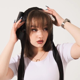 Логотип @elizabxtch - йелизабитч