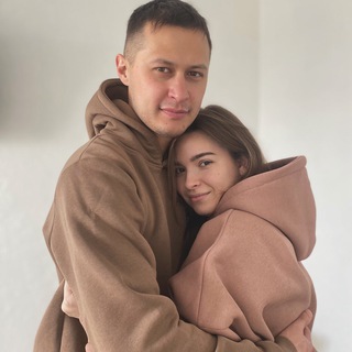 Логотип @elizarecepti - Гиниятуллины 👋🏽