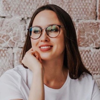 Логотип @elizartad - Я — дизайнер