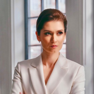 Логотип @elvira_vilkhovaya - Эльвира Вильховая. Устойчивость управленца🔝