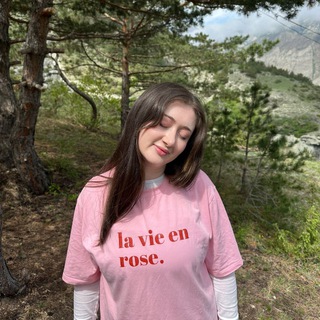 Логотип @elyablueberry - Эля Blueberry