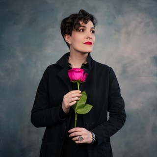 Логотип @embrace_perfume - Парфюмер Фатима Гаева