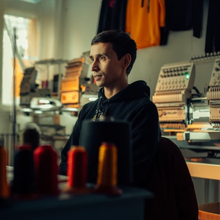 Логотип @embroiderybusiness - Машинная вышивка. Производство. Бизнес.