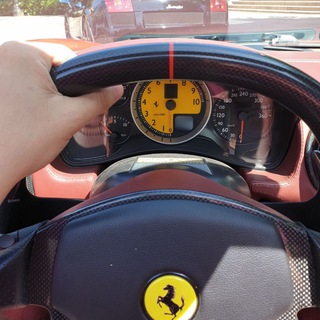 Логотип @emeraldchaser - Сбалансированная жизнь на максималочках