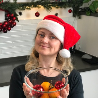 Логотип @emirates_live - Жизнь экспата в Эмиратах