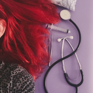 Логотип @enfermerapelirroja - La enfermera pelirroja 🩸