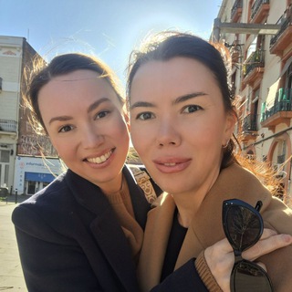 Логотип @english_by_khamidulinas - Languages by Khamidulinas