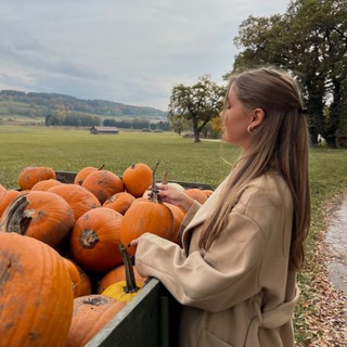 Логотип @english_dim - english.dim 🤍