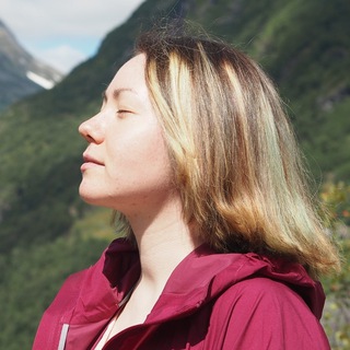 Логотип @englishclasseswithlinag - On a Side Note | Lina про английский -- Chat