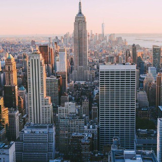 Логотип @englishinyourlifechat - Hi💜