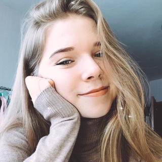 Логотип @englishkidswitholya - English._.Kids