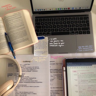 Логотип @englovel - englovel