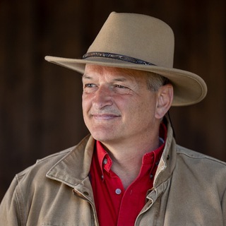 Логотип @erichhambach - Erich Hambach🕊