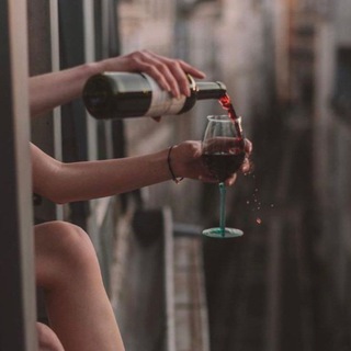 Логотип @escritos_del_corazon - 𝑬𝒔𝒄𝒓𝒊𝒕𝒐𝒔🍷