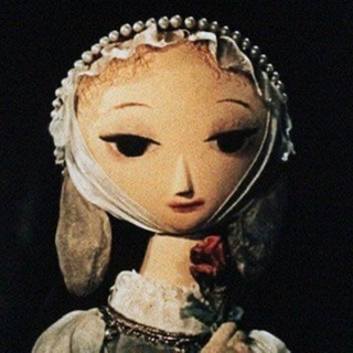 Логотип @eselittaa - есенинская девушка 𖥔࣪.