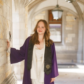 Логотип @essayswnika - ESSAYS WITH NIKA 💌