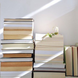 Логотип @est_kniga - Есть книга!