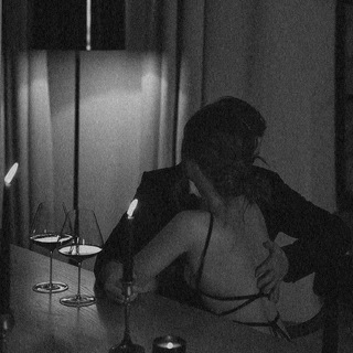 Логотип @estetika_mom - музыка и эстетика ♡