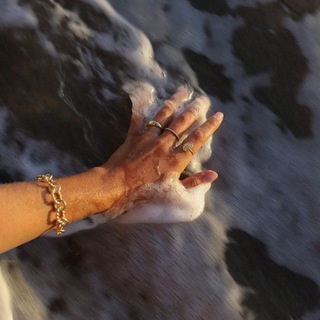 Логотип @estetstvenno - Что эстетственно, то не безобразно