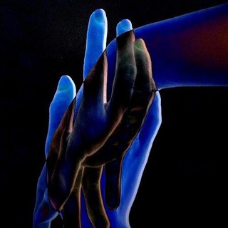 Логотип @esttranged - estranged