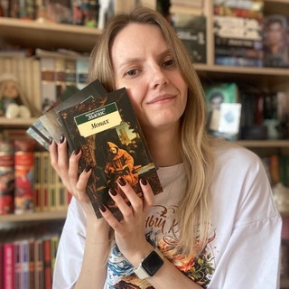 Логотип @esvasinabooks - васина | не только о книжном