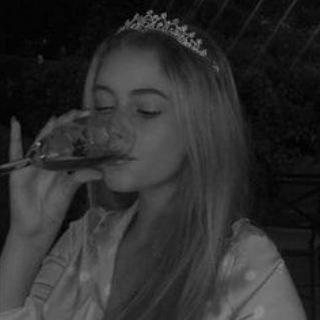 Логотип @etobandadevochek - принцессы в кроссовках🪴🖤