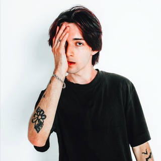 Логотип @etoplaxadude - здрасте антон