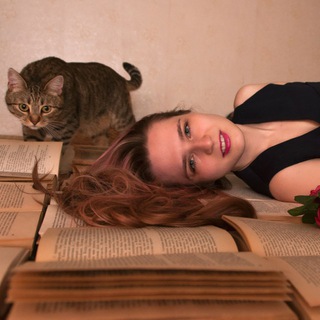 Логотип @eva_vishneva - Вишневый штрудель