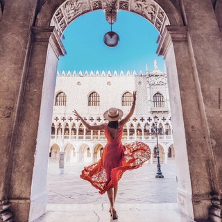 Логотип @evachug - Записки недоблогера