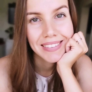 Логотип @evaspeaks - Eva_English