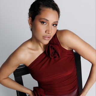 Логотип @evelinakua - Стилист Эвелин Акуа