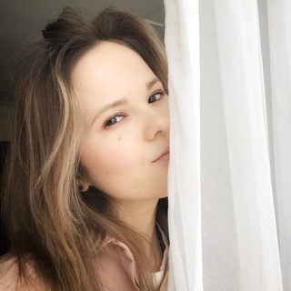 Логотип @evgenia_lumi - красивая тревожность