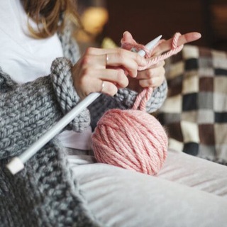 Логотип @evgeniaguseva_rura - Snegka knits 🧚🏻‍♀️