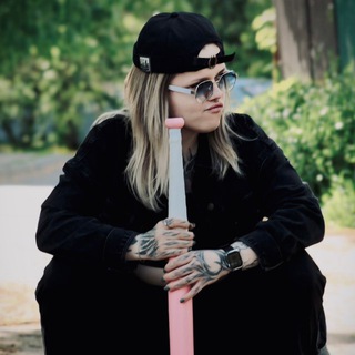 Логотип @evgeniashesterikova - 𝔼𝕍𝔾𝔼ℕ𝕀𝔸 𝕊ℍ𝔼𝕊𝕋𝔼ℝ𝕀𝕂𝕆𝕍𝔸