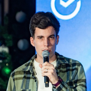 Логотип @evstratov_online - Евстратов на связи IT 🛸