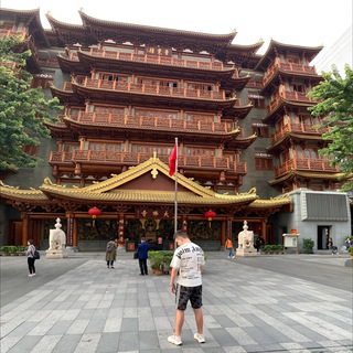 Логотип @fakemode - Полиция Моды👮🏻‍♂️