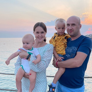 Логотип @family_motivation - Семейные ценности, обзоры, путешествия, бизнес