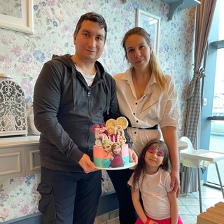 Логотип @familyniko - 🧑‍🧑‍🧒‍🧒СемьяНико🏋🏻‍♀️😆⚖️
