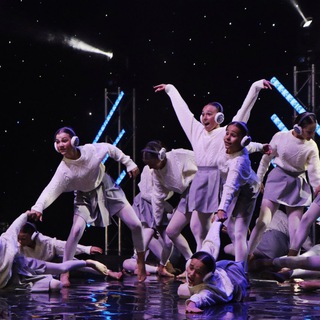 Логотип @fan_kulturnaya_revoluciya - «Культурная революция» | ютуб