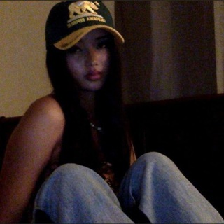 Логотип @fanfics_world1 - ✈️