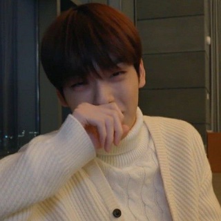 Логотип @farformay - сапфирный июль.