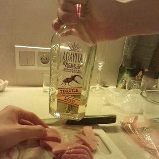 Логотип @farmzhirniy - Пивная Фарма🍻