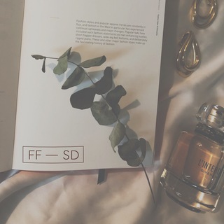 Логотип @fashion_depression - fast fashion — slow depression