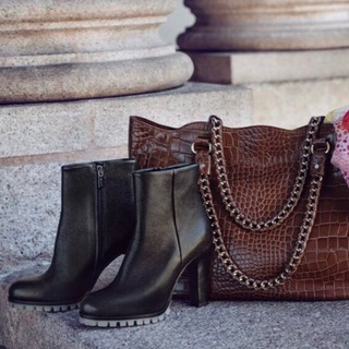 Логотип @fashionhousemsk77 - Реплики:Сумки 👜 , Обувь 👢