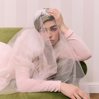 Логотип @fashionintime - Fashion time