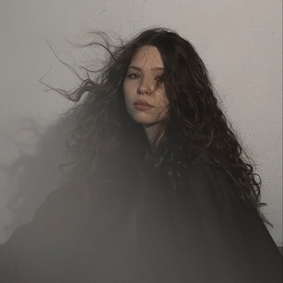 Логотип @fatematriiix - Алена • fatematriiix