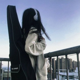 Логотип @favmusicconfessions - REST fav music confessions