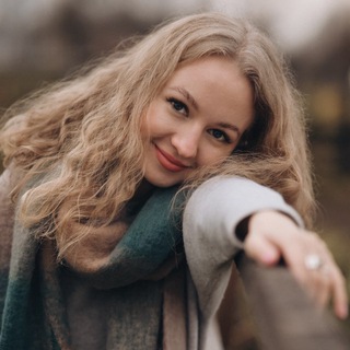 Логотип @fedorowa_alexandra - Проводник в квантовый мир