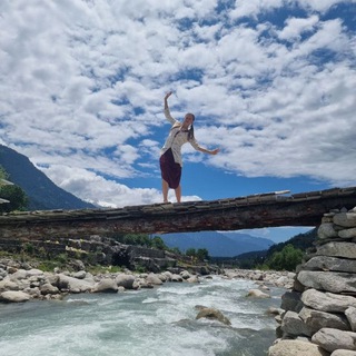 Логотип @feelosophia - FEEL-O-SOPHIA: чувствуй, мысли, практикуй